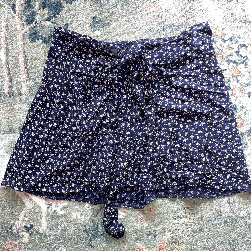 Brandy Melville Navy Floral Tie Front Mini Skirt Adjustable One Size